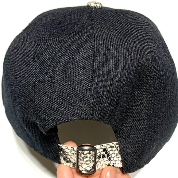 Women’s black white hat - Picture 3 of 5